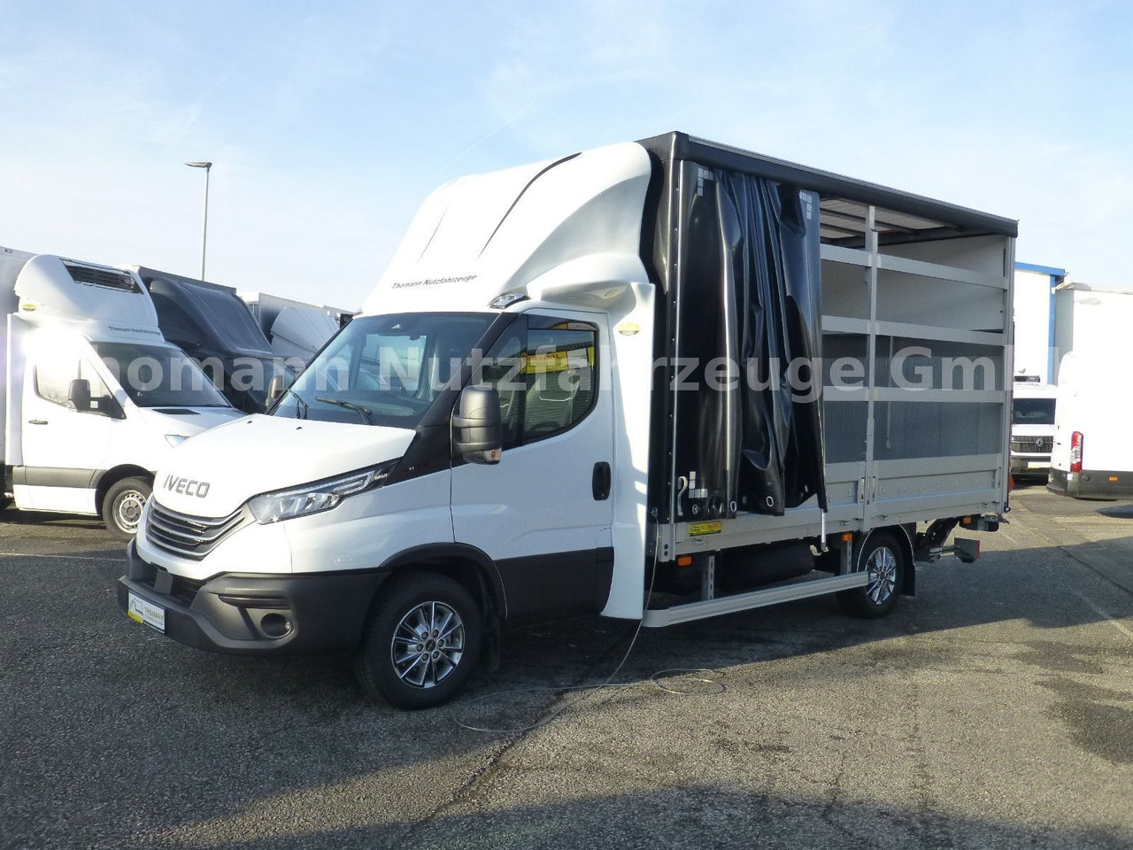 Iveco Daily 35S18 Pritsche Plane LBW Navi/ACC Tempomat - Planen Transporter: das Bild 1 Iveco Daily 35S18 Pritsche Plane LBW Navi/ACC Tempomat - Planen Transporter: das Bild 1