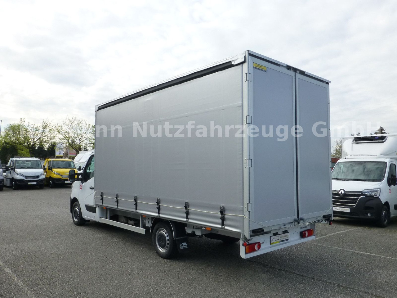 Renault Master by Trucks Pritsche Plane / Türen Vollalu - Planen Transporter: das Bild 5 Renault Master by Trucks Pritsche Plane / Türen Vollalu - Planen Transporter: das Bild 5