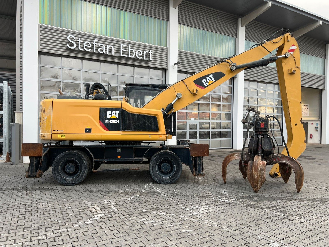 CAT MH3024 / MH 3024 / Greifer / 2018 / 10.735h - Mobilbagger: das Bild 3 CAT MH3024 / MH 3024 / Greifer / 2018 / 10.735h - Mobilbagger: das Bild 3