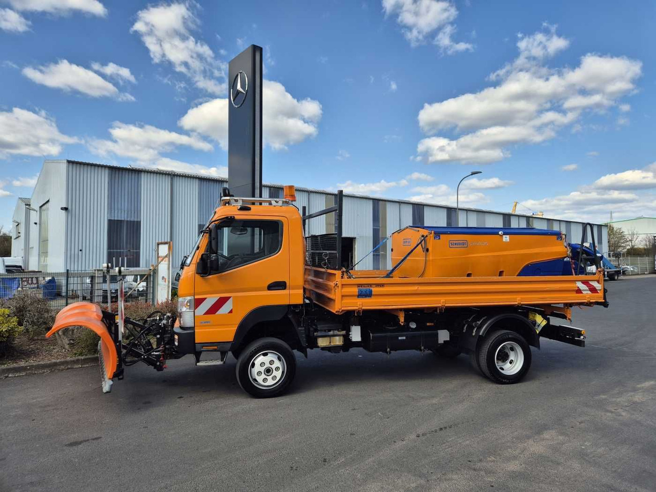 FUSO Canter 6C18 4x4 Kipper Winterdienst Schild 2xAHK - Kipper Transporter: das Bild 4 FUSO Canter 6C18 4x4 Kipper Winterdienst Schild 2xAHK - Kipper Transporter: das Bild 4