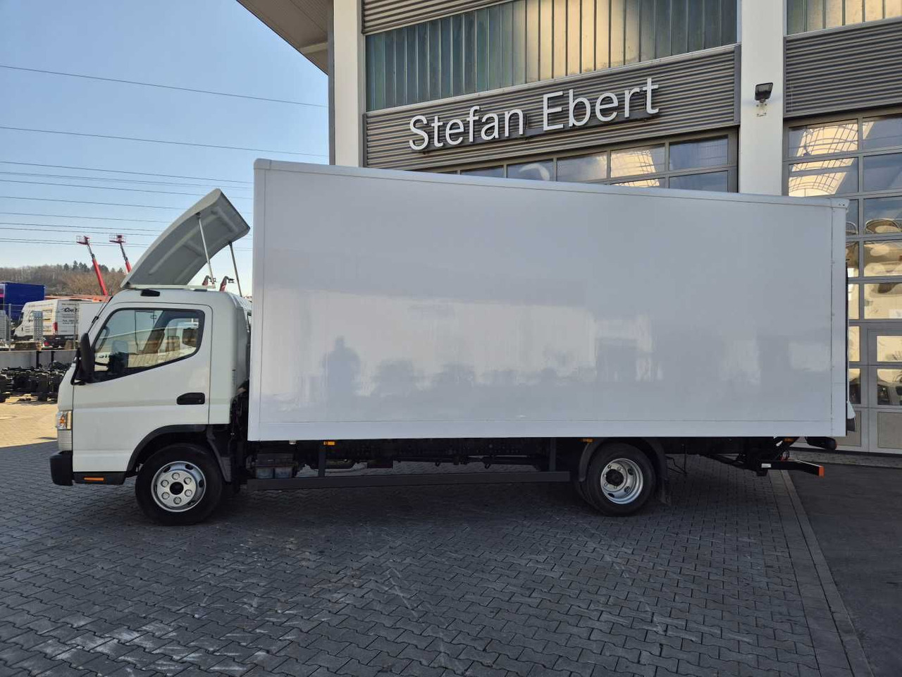 FUSO Mitsubishi Canter 7C18 Koffer LBW Spoiler Klima - Koffer Transporter: das Bild 5 FUSO Mitsubishi Canter 7C18 Koffer LBW Spoiler Klima - Koffer Transporter: das Bild 5