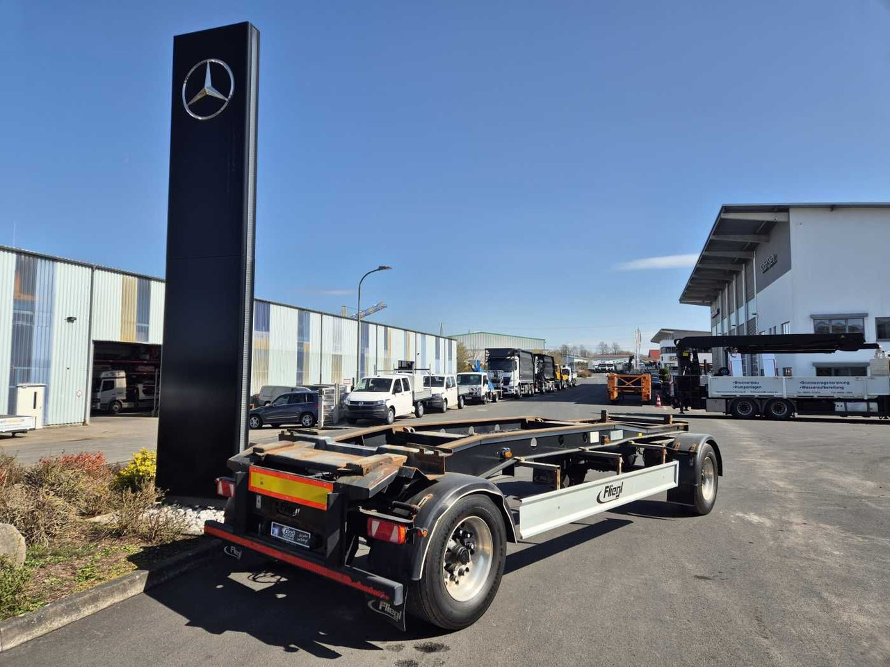 Fliegl ZPS180 Abroll-Container Tropper Pellet-Silo 22m³ Fliegl ZPS180 Abroll-Container Tropper Pellet-Silo 22m³ - Abrollanhänger/ Absetzanhänger: das Bild 1 Fliegl ZPS180 Abroll-Container Tropper Pellet-Silo 22m³ Fliegl ZPS180 Abroll-Container Tropper Pellet-Silo 22m³ - Abrollanhänger/ Absetzanhänger: das Bild 1