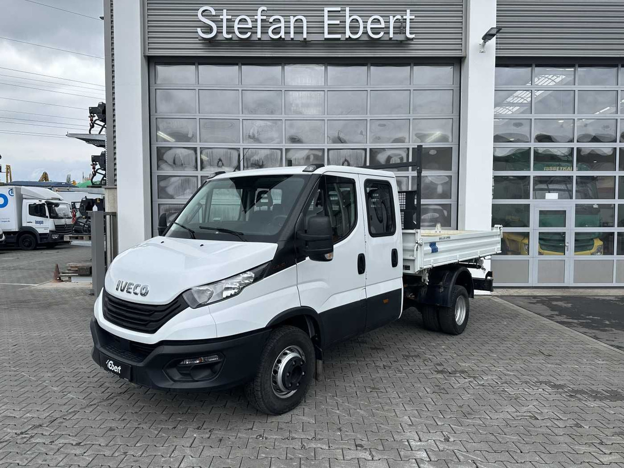 Iveco 70C18H 3-S.Kipper *R.3750mm*7Sitze*AHK* - Kipper Transporter: das Bild 1 Iveco 70C18H 3-S.Kipper *R.3750mm*7Sitze*AHK* - Kipper Transporter: das Bild 1