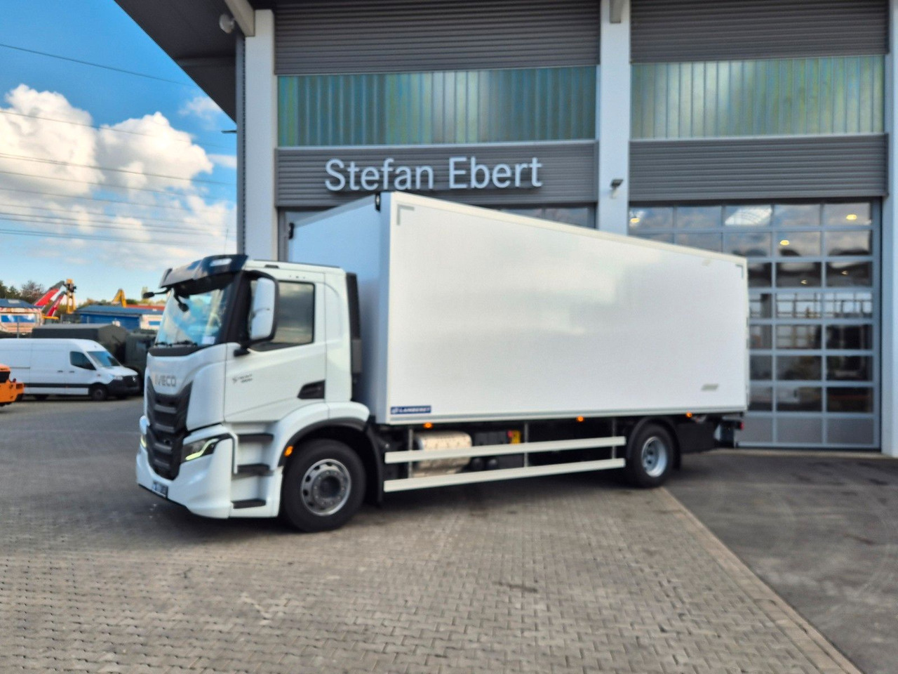 Iveco AD190S40/FP Lamberet Mitsubishi LBW Tür AHK - Kühlkoffer LKW: das Bild 3 Iveco AD190S40/FP Lamberet Mitsubishi LBW Tür AHK - Kühlkoffer LKW: das Bild 3