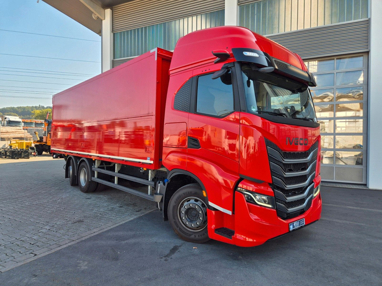 Iveco AS260S50Y/FS Schwenkwand LBW 2xAHK CAM Intarder - Getränkeaufbau LKW: das Bild 2 Iveco AS260S50Y/FS Schwenkwand LBW 2xAHK CAM Intarder - Getränkeaufbau LKW: das Bild 2