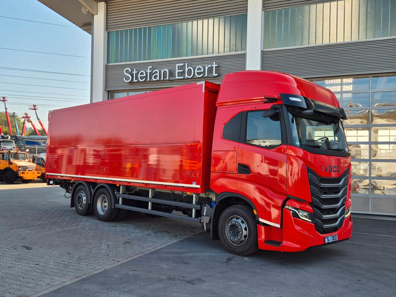 Iveco AS260S50Y/FS Schwenkwand LBW 2xAHK CAM Intarder - Getränkeaufbau LKW: das Bild 4 Iveco AS260S50Y/FS Schwenkwand LBW 2xAHK CAM Intarder - Getränkeaufbau LKW: das Bild 4