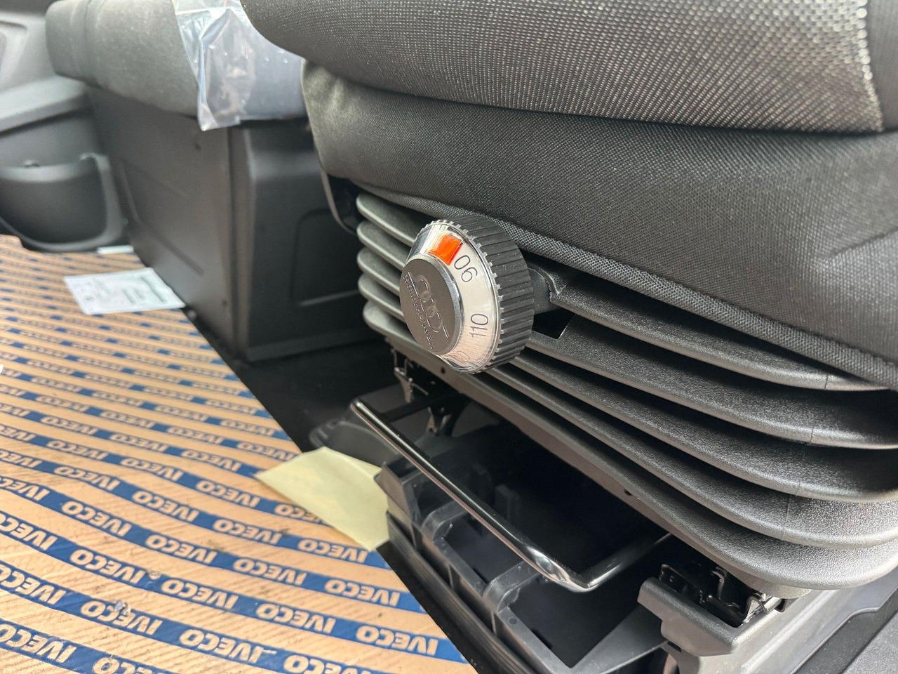 Kastenwagen Iveco Daily 35C21 HA8 *R4.100mm*AHK*LED*Automatik*: das Bild 25 Kastenwagen Iveco Daily 35C21 HA8 *R4.100mm*AHK*LED*Automatik*: das Bild 25