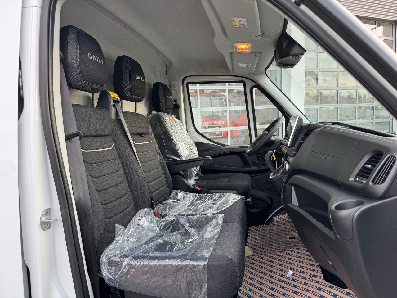 Kastenwagen Iveco Daily 35C21 HA8 *R4.100mm*AHK*LED*Automatik*: das Bild 22 Kastenwagen Iveco Daily 35C21 HA8 *R4.100mm*AHK*LED*Automatik*: das Bild 22