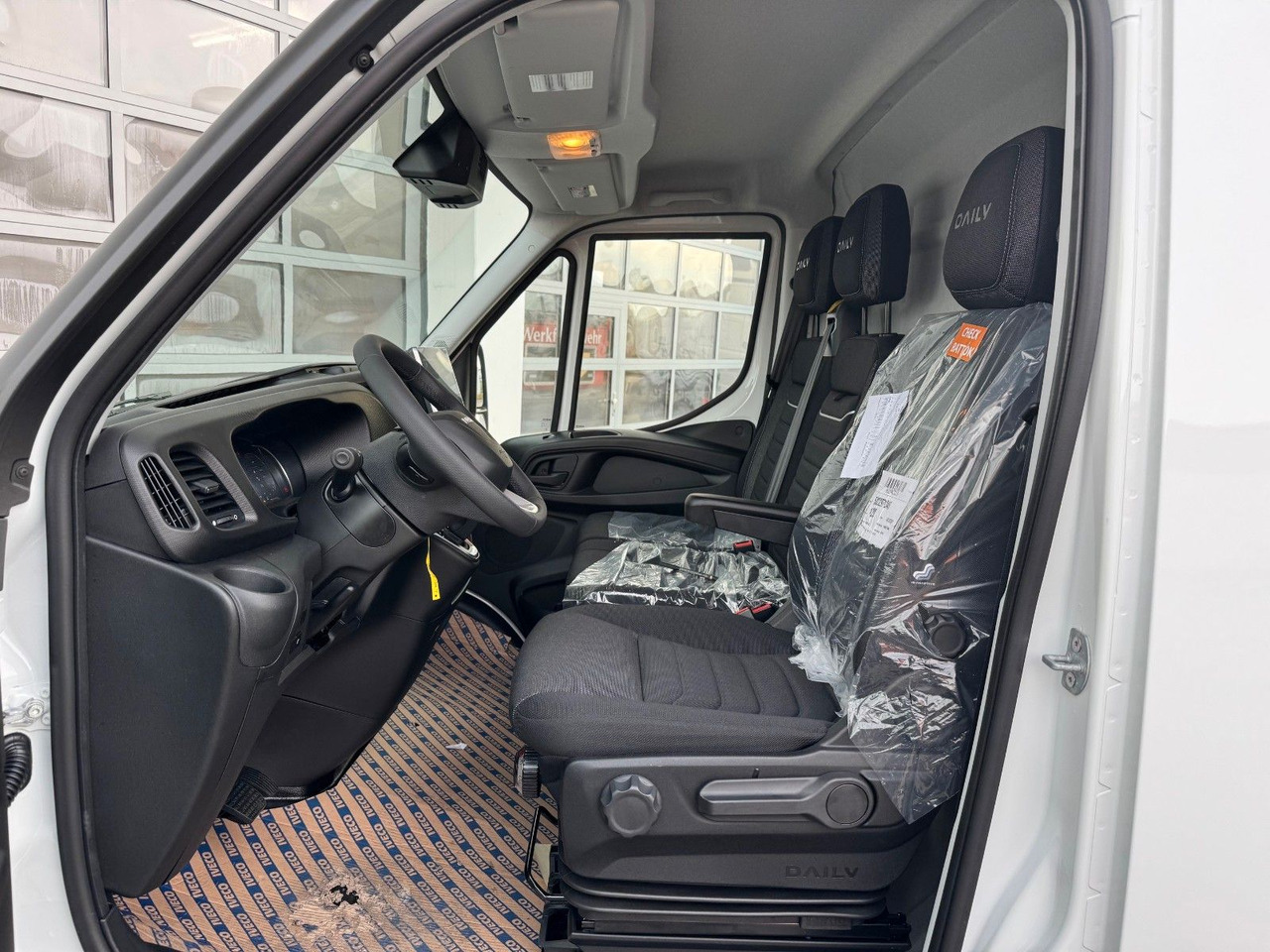 Kastenwagen Iveco Daily 35C21 HA8 *R4.100mm*AHK*LED*Automatik*: das Bild 14 Kastenwagen Iveco Daily 35C21 HA8 *R4.100mm*AHK*LED*Automatik*: das Bild 14