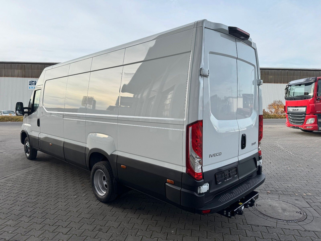 Kastenwagen Iveco Daily 35C21 HA8 *R4.100mm*AHK*LED*Automatik*: das Bild 9 Kastenwagen Iveco Daily 35C21 HA8 *R4.100mm*AHK*LED*Automatik*: das Bild 9