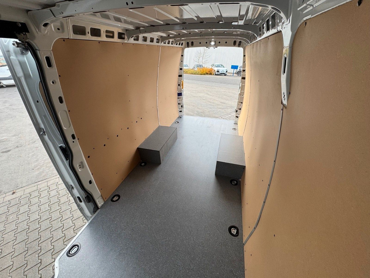 Kastenwagen Iveco Daily 35C21 HA8 *R4.100mm*AHK*LED*Automatik*: das Bild 8 Kastenwagen Iveco Daily 35C21 HA8 *R4.100mm*AHK*LED*Automatik*: das Bild 8