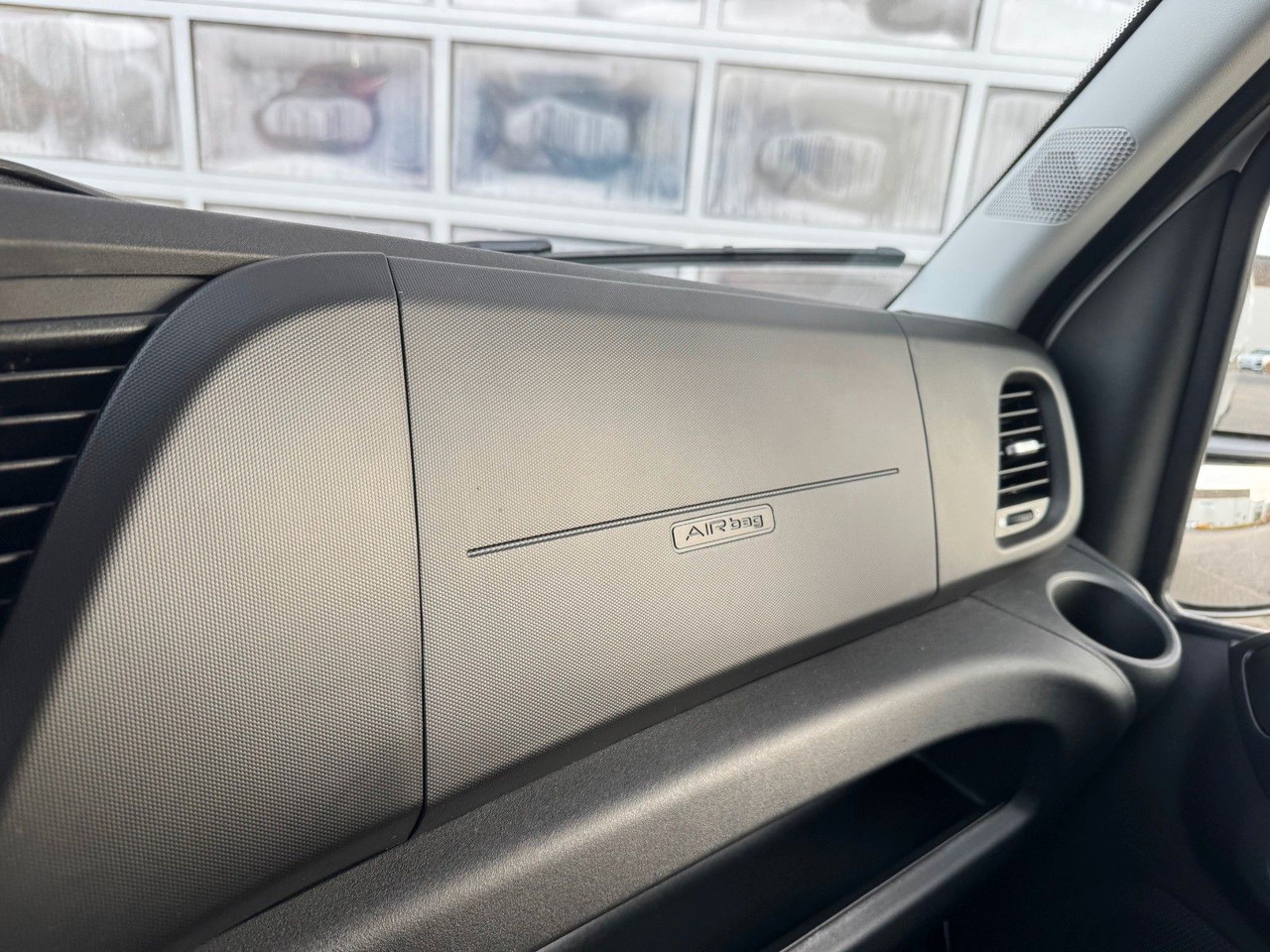 Kastenwagen Iveco Daily 35C21 HA8 *R4.100mm*AHK*LED*Automatik*: das Bild 23 Kastenwagen Iveco Daily 35C21 HA8 *R4.100mm*AHK*LED*Automatik*: das Bild 23