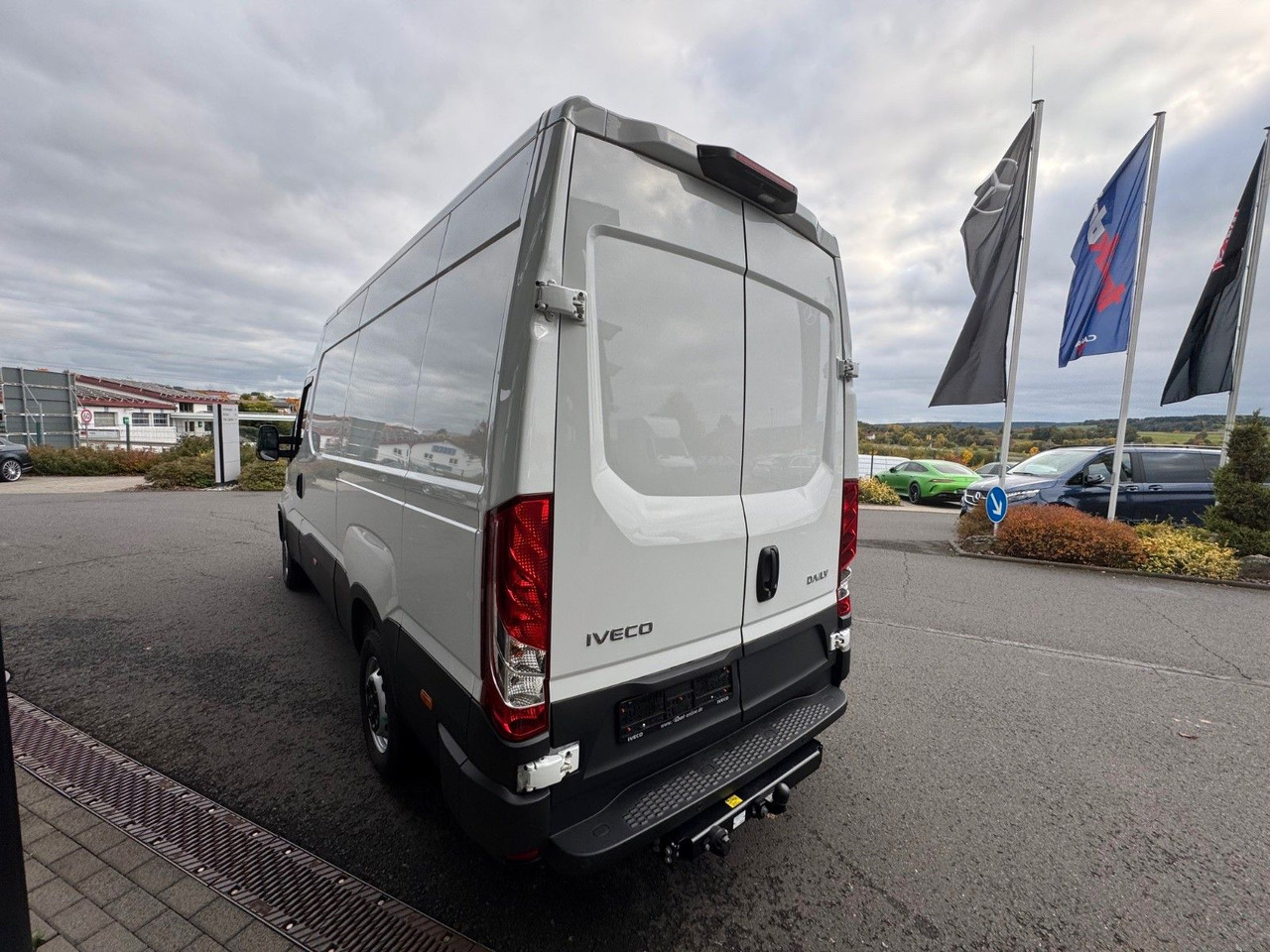 Iveco Daily 35S16 A8 *R3.520mm*Automatik*AHK*ACC* - Kastenwagen: das Bild 5 Iveco Daily 35S16 A8 *R3.520mm*Automatik*AHK*ACC* - Kastenwagen: das Bild 5