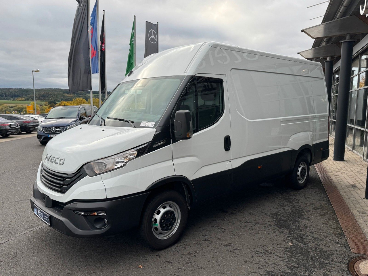Iveco Daily 35S16 A8 *R3.520mm*Automatik*AHK*ACC* - Kastenwagen: das Bild 4 Iveco Daily 35S16 A8 *R3.520mm*Automatik*AHK*ACC* - Kastenwagen: das Bild 4
