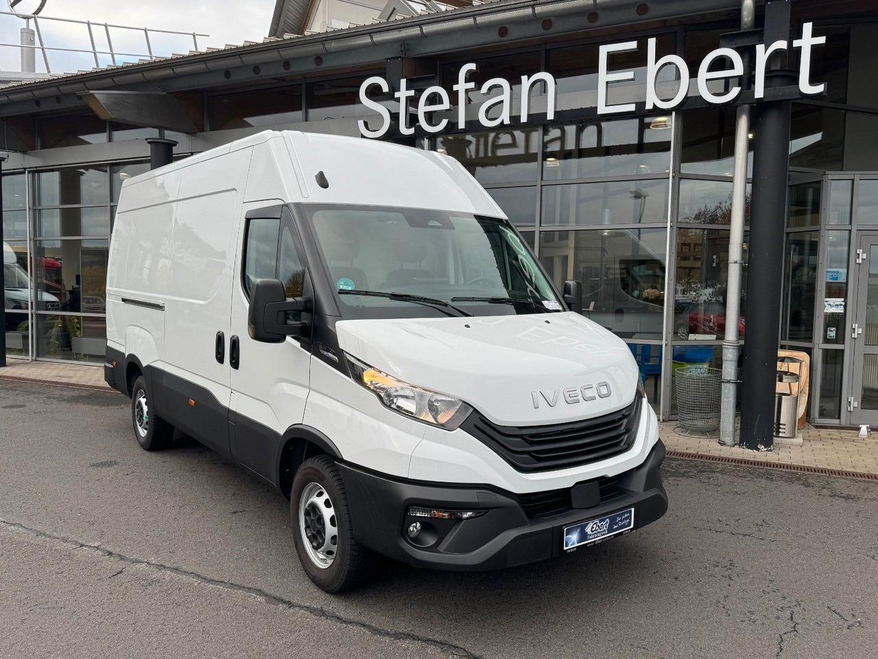 Iveco Daily 35S16 A8 *R3.520mm*Automatik*AHK*ACC* - Kastenwagen: das Bild 2 Iveco Daily 35S16 A8 *R3.520mm*Automatik*AHK*ACC* - Kastenwagen: das Bild 2