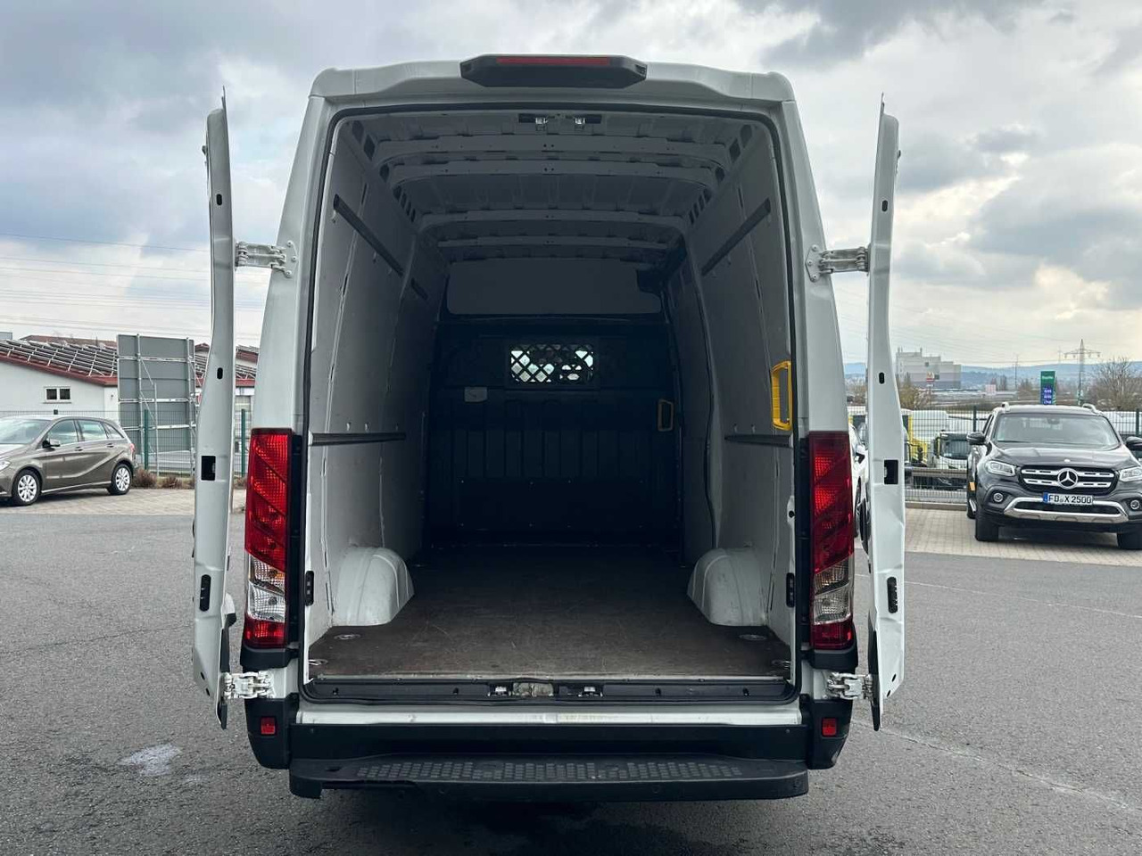 Iveco Daily 35S16 *Klima*L3.520mm* - Kastenwagen: das Bild 5 Iveco Daily 35S16 *Klima*L3.520mm* - Kastenwagen: das Bild 5
