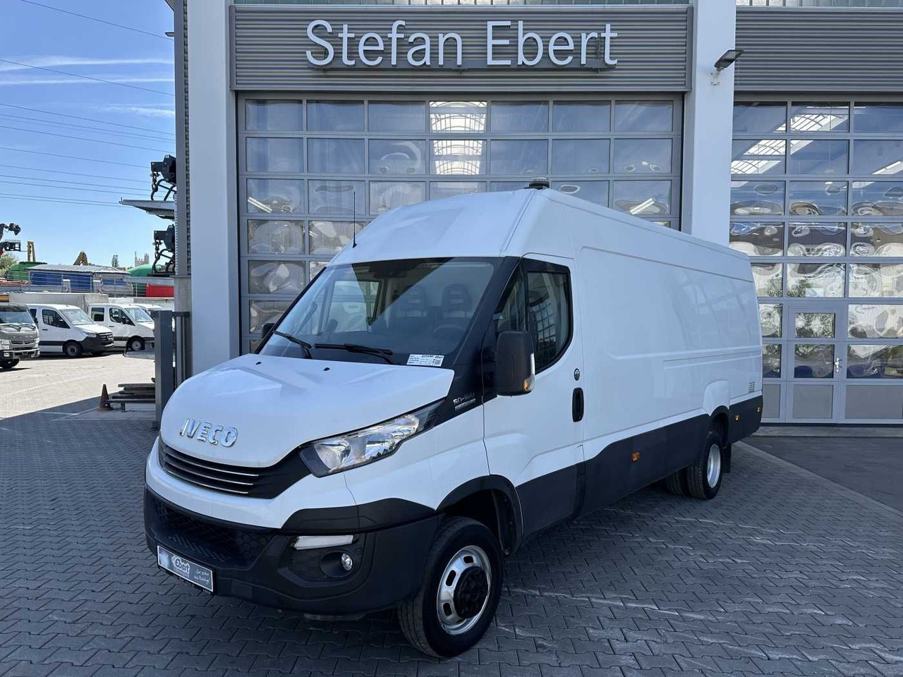 Iveco Daily 50C16 R4.100mm *AHK*Automatik*Ladekran* - Kastenwagen: das Bild 1 Iveco Daily 50C16 R4.100mm *AHK*Automatik*Ladekran* - Kastenwagen: das Bild 1