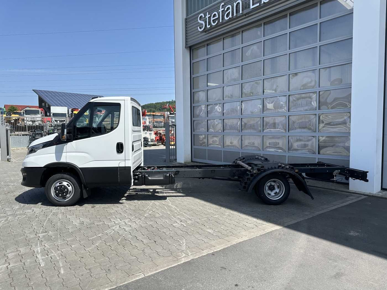 Iveco Daily 50C18 H 3.0L *R4.350mm*Klima* - Fahrgestell LKW: das Bild 2 Iveco Daily 50C18 H 3.0L *R4.350mm*Klima* - Fahrgestell LKW: das Bild 2