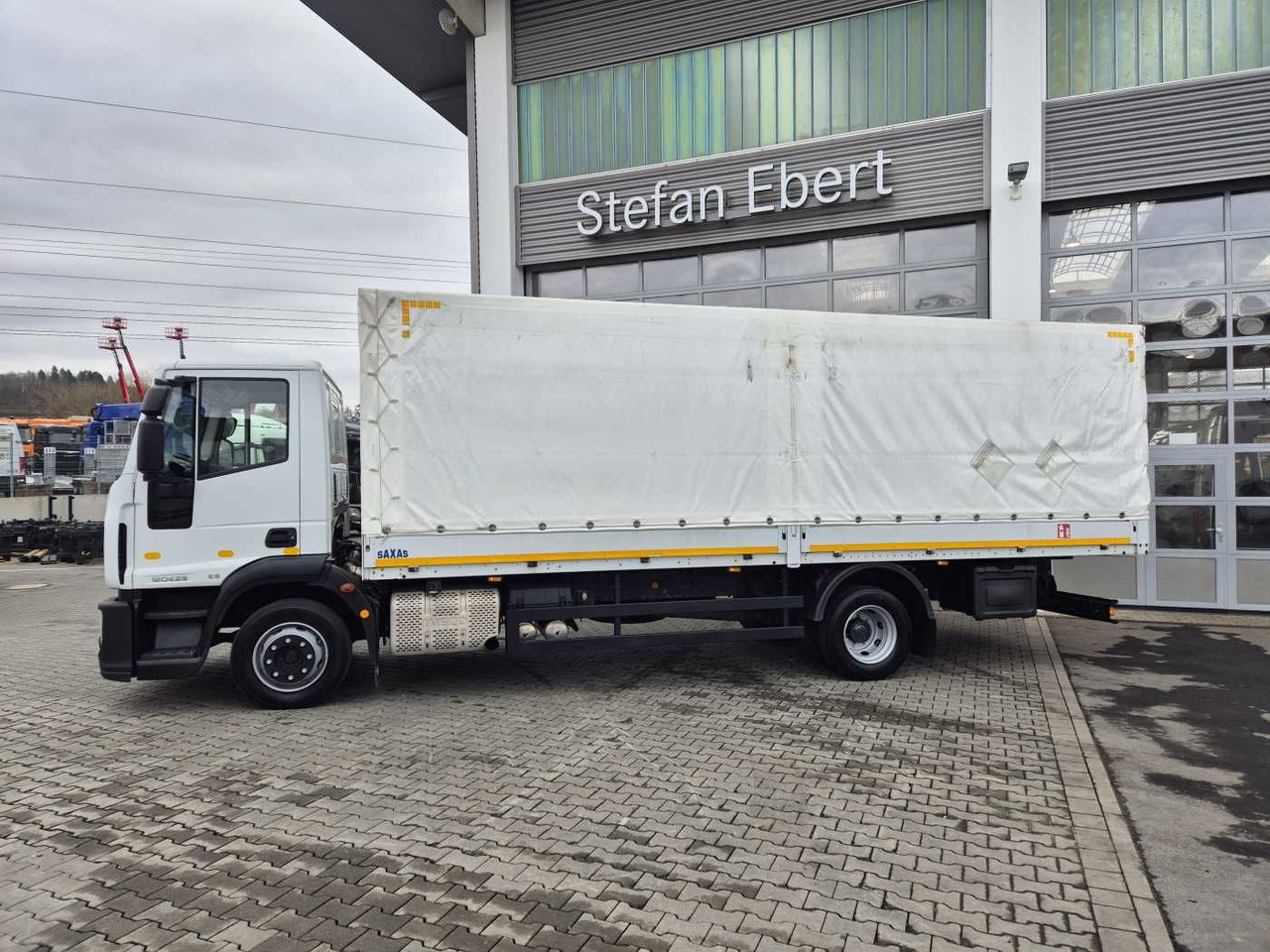 Iveco Eurocargo ML120E25 4x2 AHK Differenzial - Plane LKW: das Bild 4 Iveco Eurocargo ML120E25 4x2 AHK Differenzial - Plane LKW: das Bild 4
