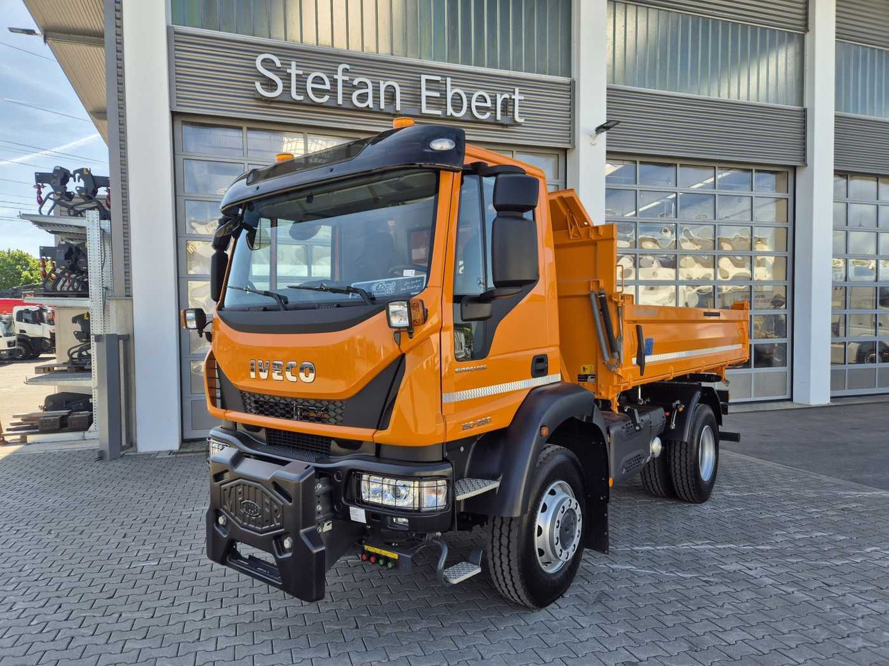 Iveco Eurocargo ML150E28W 4x4 Winterdienst Vorb. 2xAHK - Kipper: das Bild 2 Iveco Eurocargo ML150E28W 4x4 Winterdienst Vorb. 2xAHK - Kipper: das Bild 2
