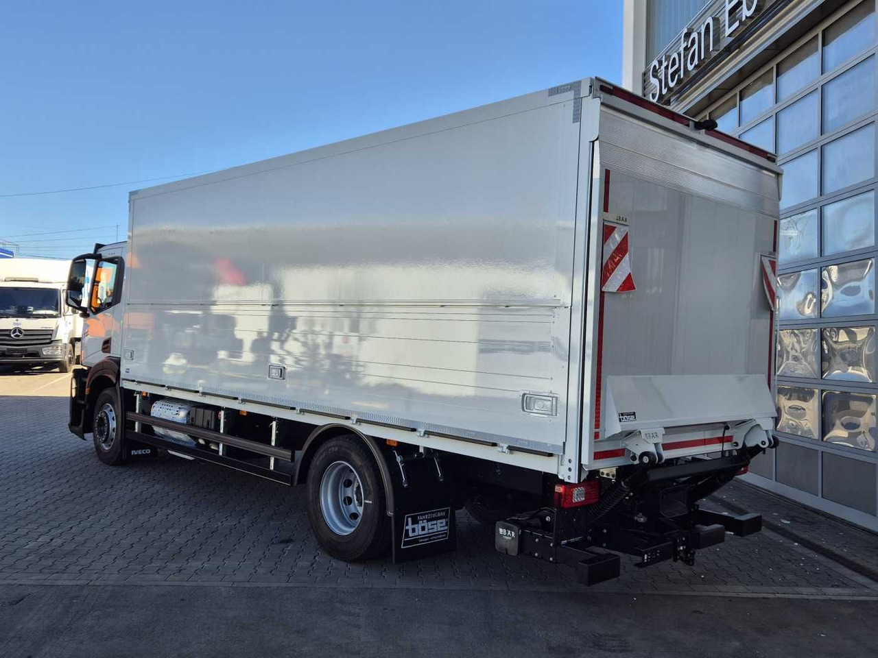 Iveco S-Way AD190S40/FP Böse Schwenkwand LBW 2x AHK - Getränkeaufbau LKW: das Bild 5 Iveco S-Way AD190S40/FP Böse Schwenkwand LBW 2x AHK - Getränkeaufbau LKW: das Bild 5