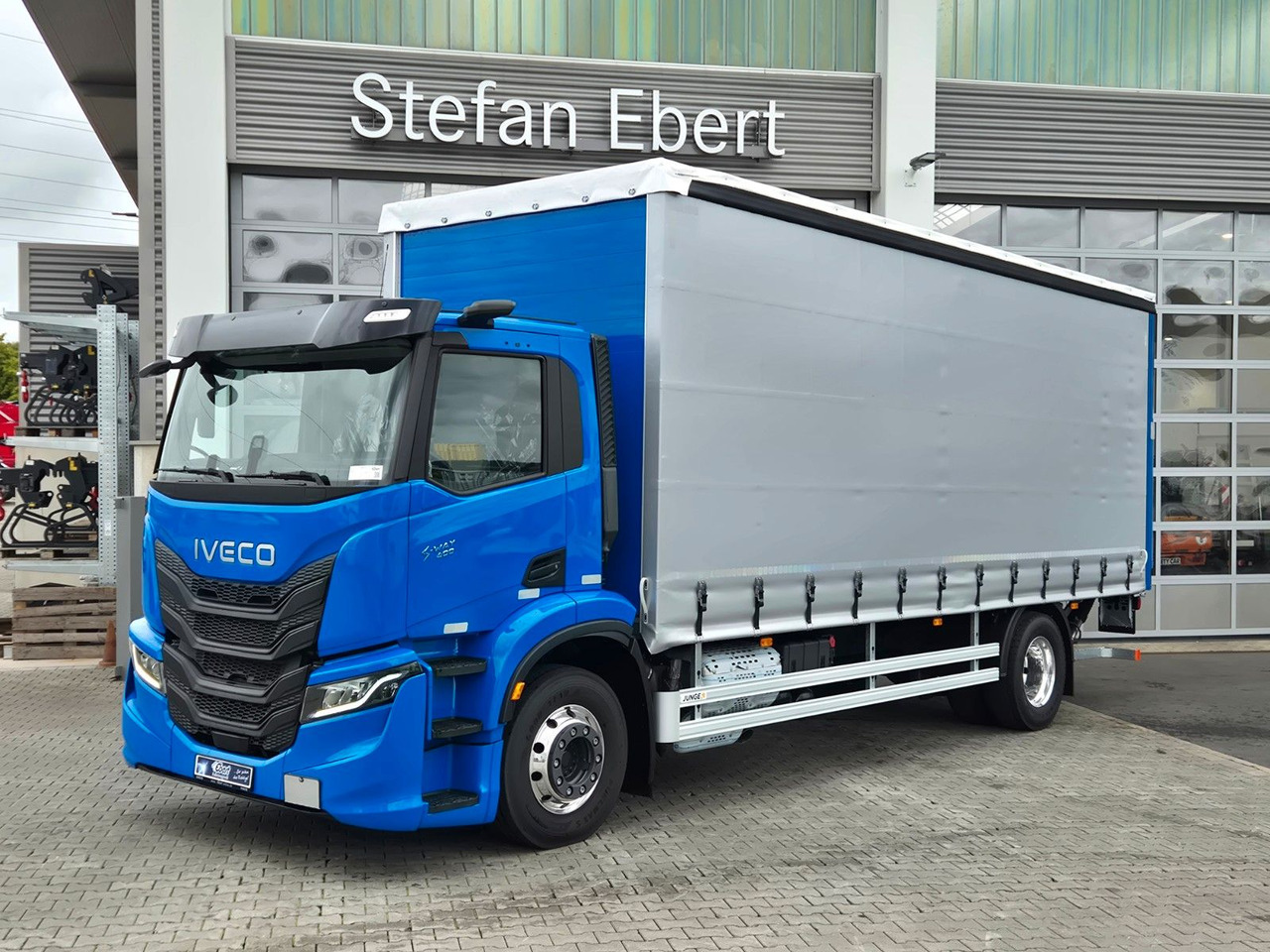Iveco S-Way AD190S40/P Curtainsider *MirrorCam*LBW* - Plane LKW: das Bild 1 Iveco S-Way AD190S40/P Curtainsider *MirrorCam*LBW* - Plane LKW: das Bild 1