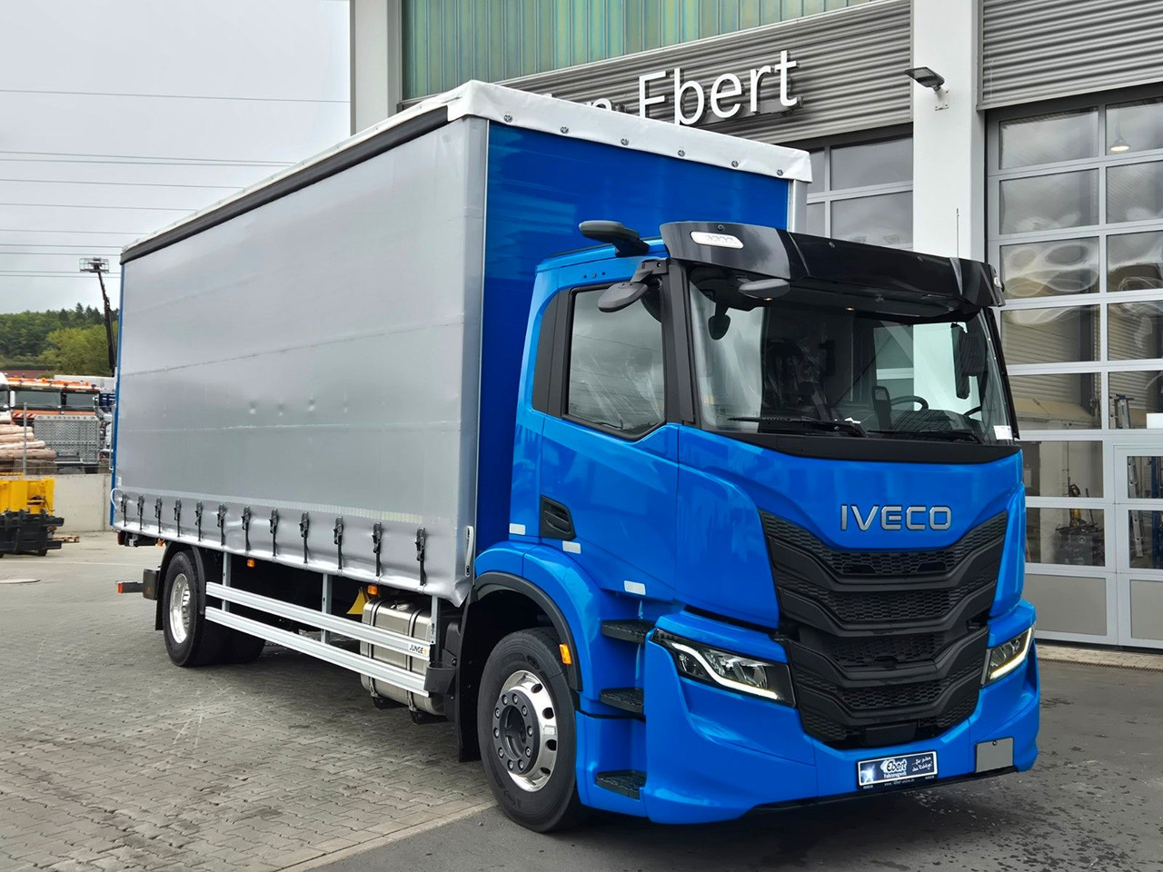 Iveco S-Way AD190S40/P Curtainsider *MirrorCam*LBW* - Plane LKW: das Bild 3 Iveco S-Way AD190S40/P Curtainsider *MirrorCam*LBW* - Plane LKW: das Bild 3