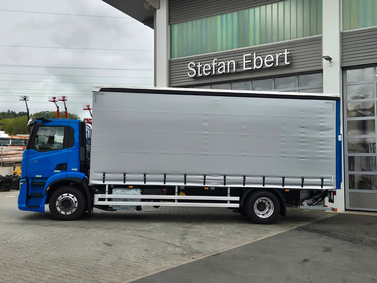 Iveco S-Way AD190S40/P Curtainsider *MirrorCam*LBW* - Plane LKW: das Bild 5 Iveco S-Way AD190S40/P Curtainsider *MirrorCam*LBW* - Plane LKW: das Bild 5