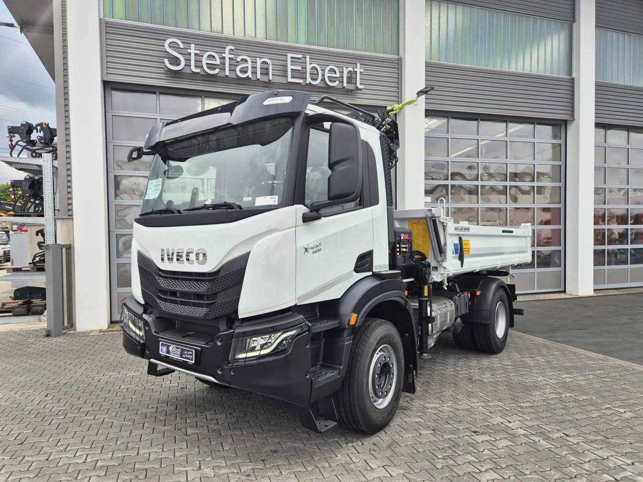 Iveco X-Way AD200X42/P HR OFF Hiab X-HIDUO 118E-3 Funk - Kipper, Autokran: das Bild 2 Iveco X-Way AD200X42/P HR OFF Hiab X-HIDUO 118E-3 Funk - Kipper, Autokran: das Bild 2