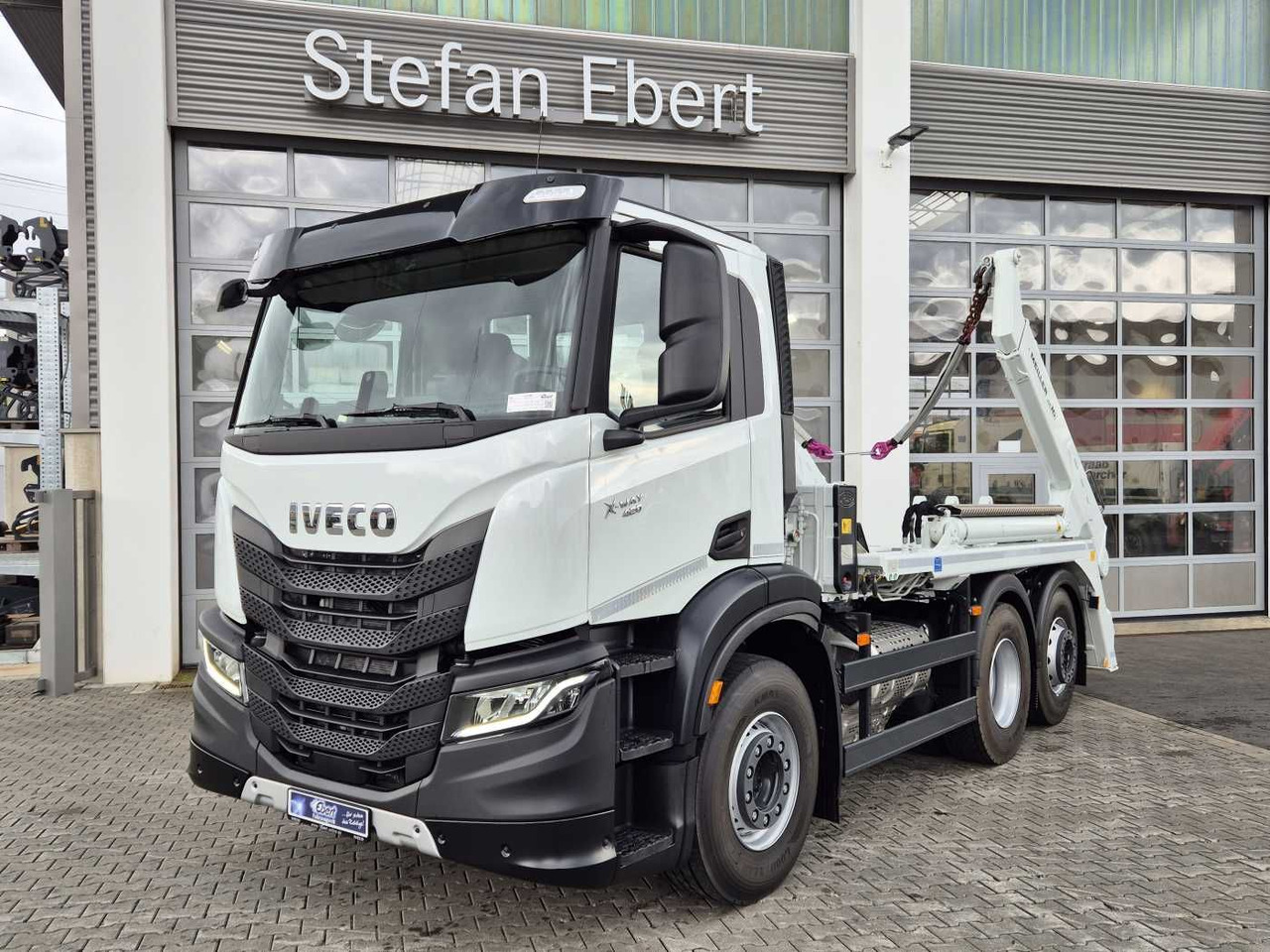 Iveco X-Way AD280X42Y/PS 6x2 Meiller 16. T Funk Lift - Kipper: das Bild 2 Iveco X-Way AD280X42Y/PS 6x2 Meiller 16. T Funk Lift - Kipper: das Bild 2