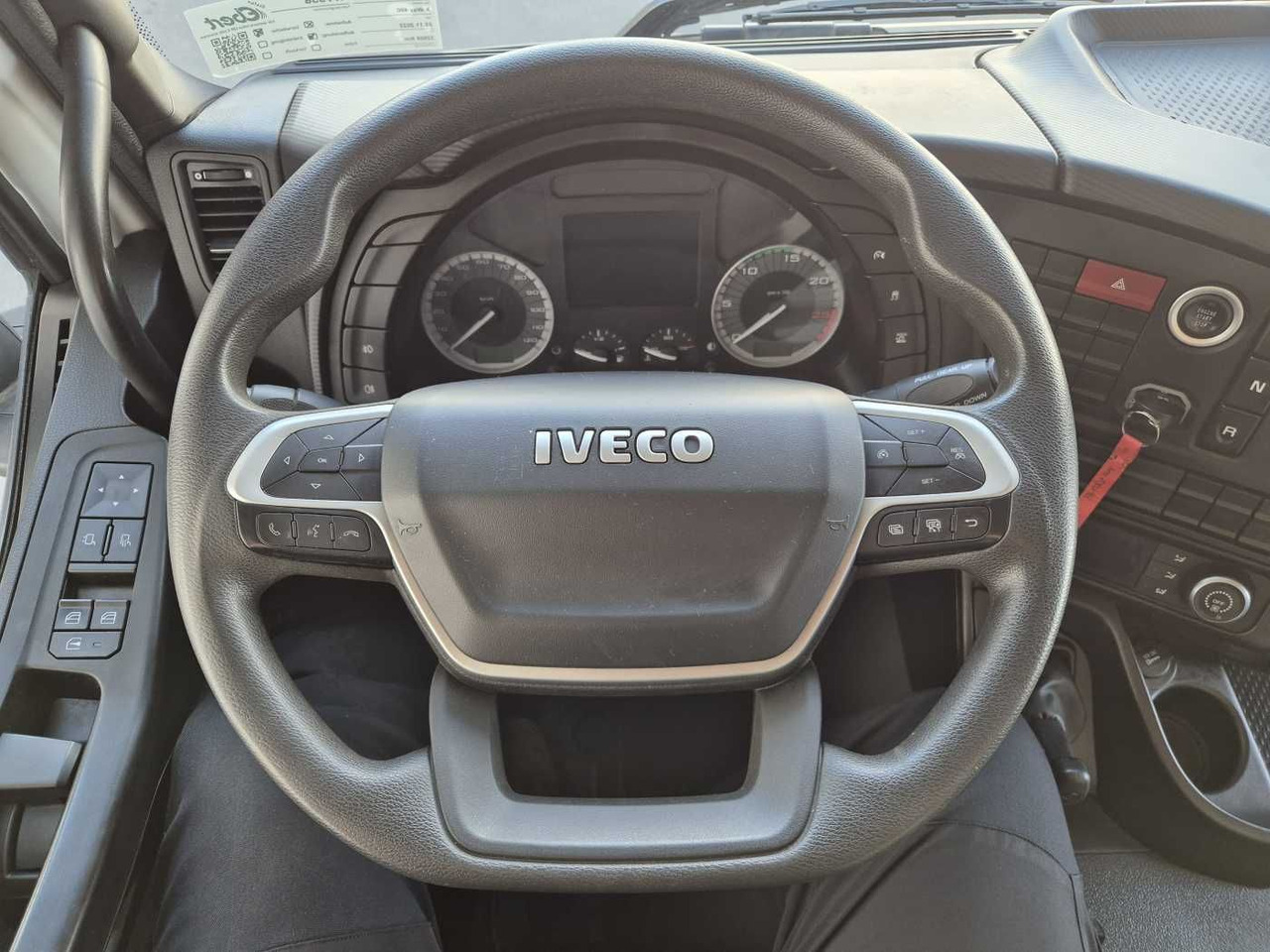 Iveco X-Way AD300X48Z HR 6x4 Intarder Bordmatic Kamera – Leasing Iveco X-Way AD300X48Z HR 6x4 Intarder Bordmatic Kamera: das Bild 12