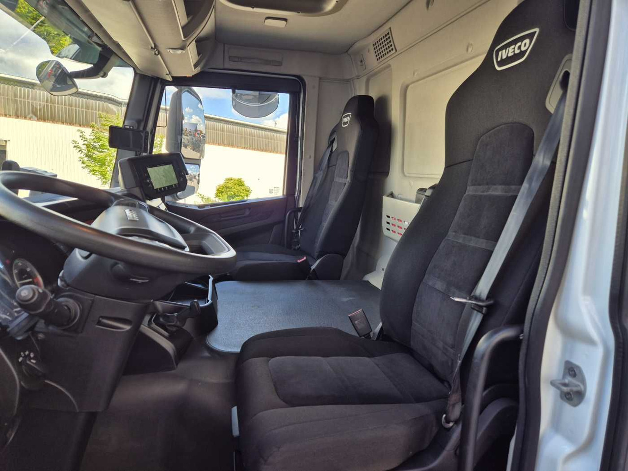 Iveco X-Way AD300X48Z HR 6x4 Intarder Bordmatic Kamera – Leasing Iveco X-Way AD300X48Z HR 6x4 Intarder Bordmatic Kamera: das Bild 11