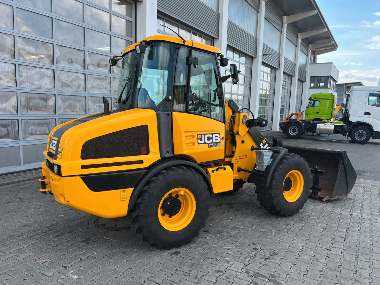 JCB 407 SV / nur 268h! / Klappschaufel & Gabel - Radlader: das Bild 3 JCB 407 SV / nur 268h! / Klappschaufel & Gabel - Radlader: das Bild 3