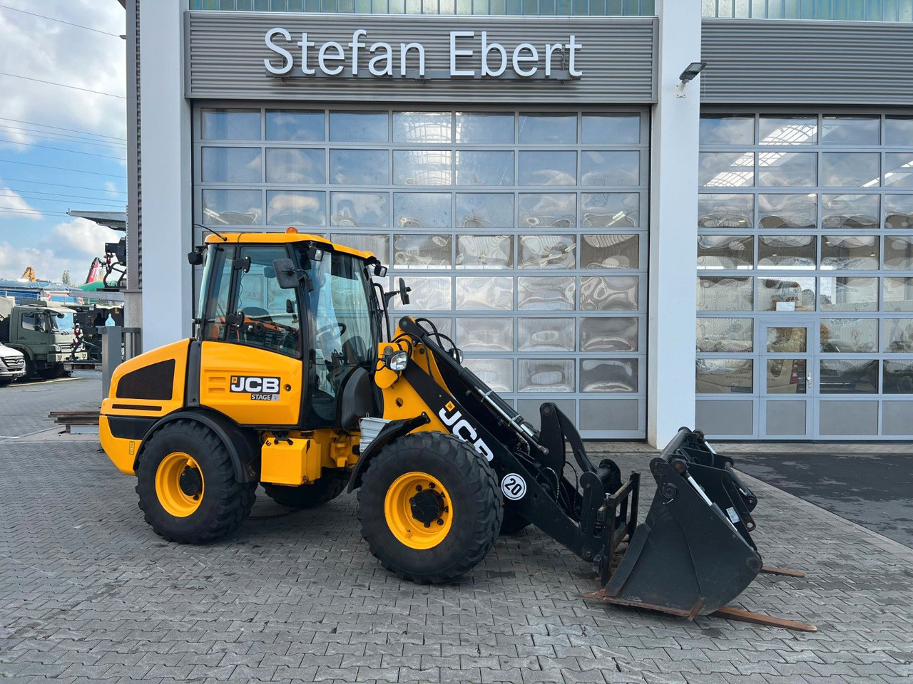 JCB 407 SV / nur 268h! / Klappschaufel & Gabel - Radlader: das Bild 1 JCB 407 SV / nur 268h! / Klappschaufel & Gabel - Radlader: das Bild 1