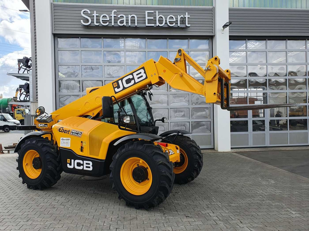 JCB 541-70 / nur 438h / 2022 / 4.100kg / 7m / 109PS - Teleskoplader: das Bild 1 JCB 541-70 / nur 438h / 2022 / 4.100kg / 7m / 109PS - Teleskoplader: das Bild 1