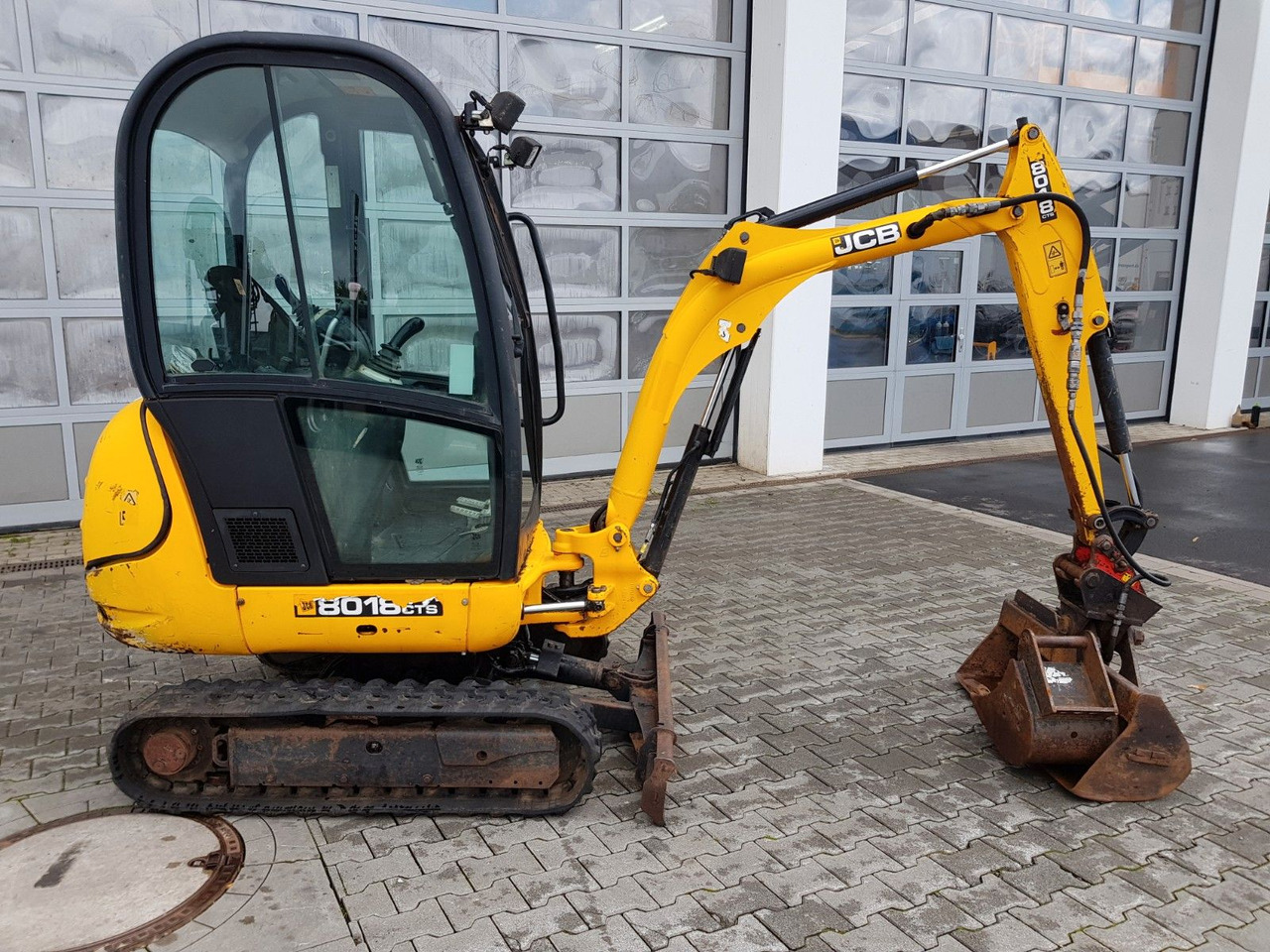 JCB 8018 / 3.420h / hydrl. Grabenräumer / Tieflöffel - Minibagger: das Bild 2 JCB 8018 / 3.420h / hydrl. Grabenräumer / Tieflöffel - Minibagger: das Bild 2