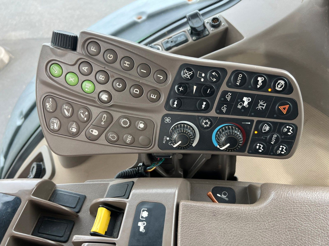 Traktor John Deere 8295 R / kein AdBlue / Rückfahreinrichtung: das Bild 37