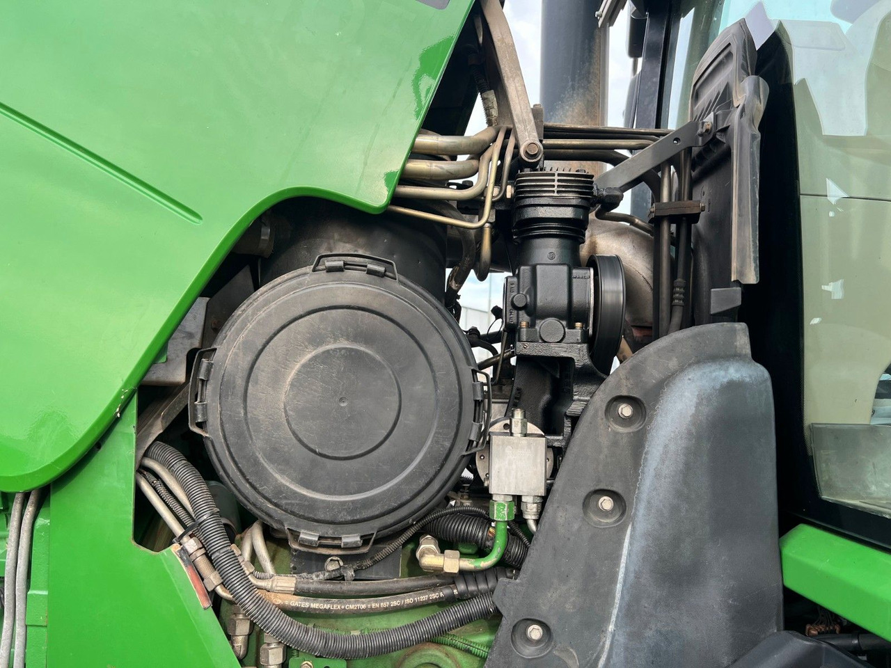 Traktor John Deere 8295 R / kein AdBlue / Rückfahreinrichtung: das Bild 25