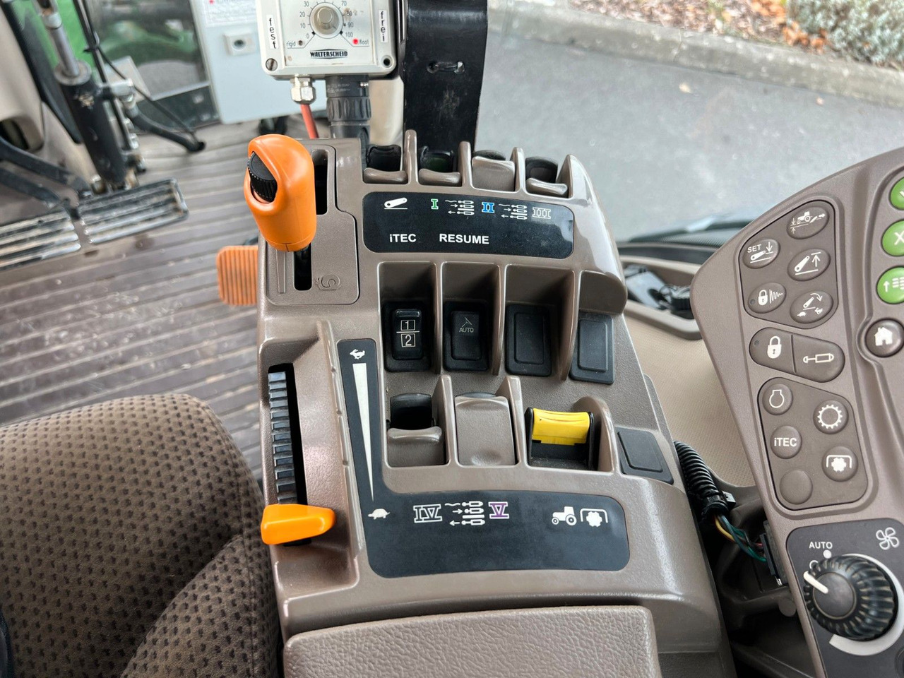 Traktor John Deere 8295 R / kein AdBlue / Rückfahreinrichtung: das Bild 36