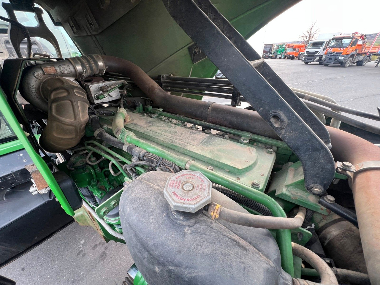 Traktor John Deere 8295 R / kein AdBlue / Rückfahreinrichtung: das Bild 23