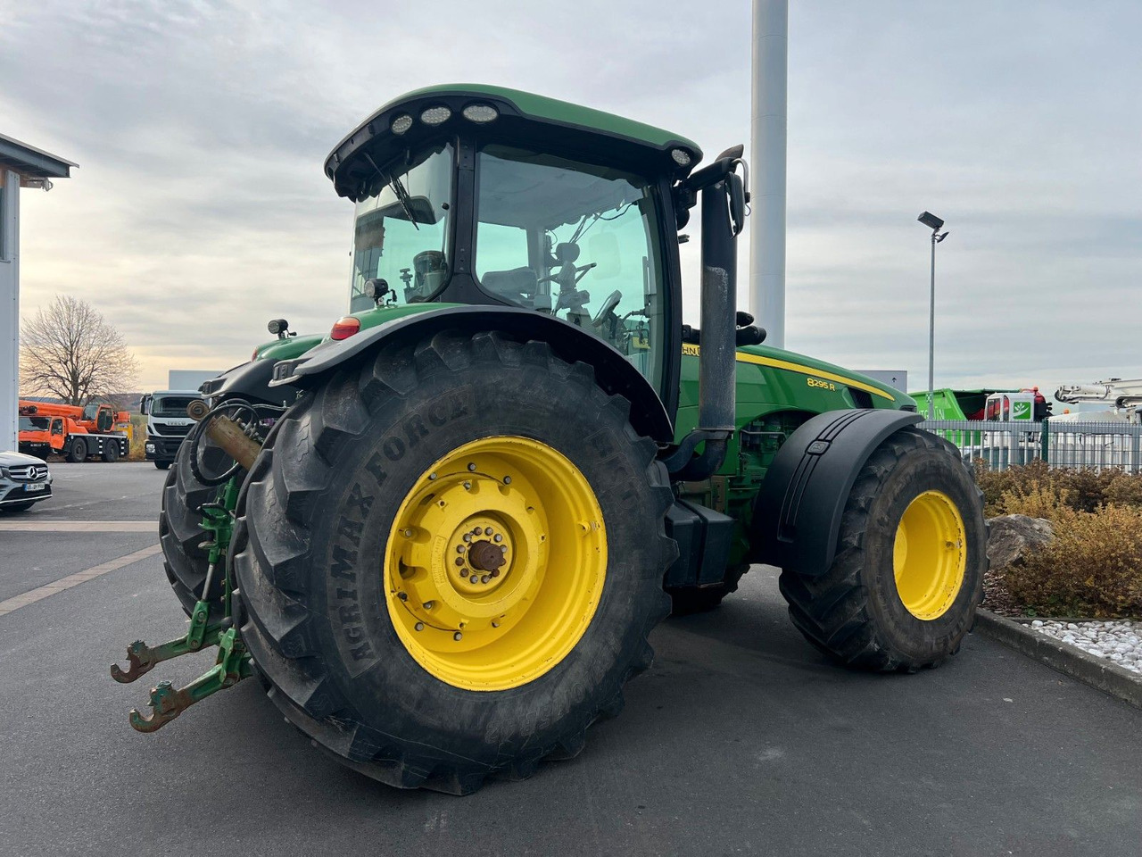 Traktor John Deere 8295 R / kein AdBlue / Rückfahreinrichtung: das Bild 13