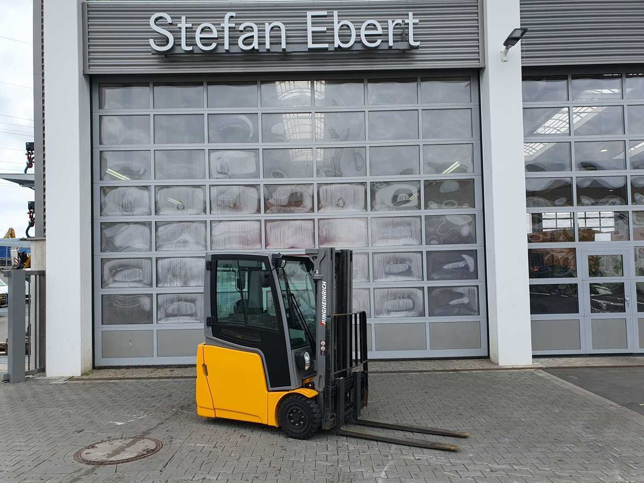 Jungheinrich EFG 215 / Triplex: 4.25m! / SS / 4.297h! - Elektrostapler: das Bild 1 Jungheinrich EFG 215 / Triplex: 4.25m! / SS / 4.297h! - Elektrostapler: das Bild 1