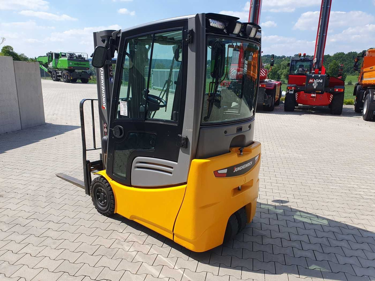 Jungheinrich EFG 215 / Triplex: 4.25m! / SS / 4.297h! - Elektrostapler: das Bild 5 Jungheinrich EFG 215 / Triplex: 4.25m! / SS / 4.297h! - Elektrostapler: das Bild 5