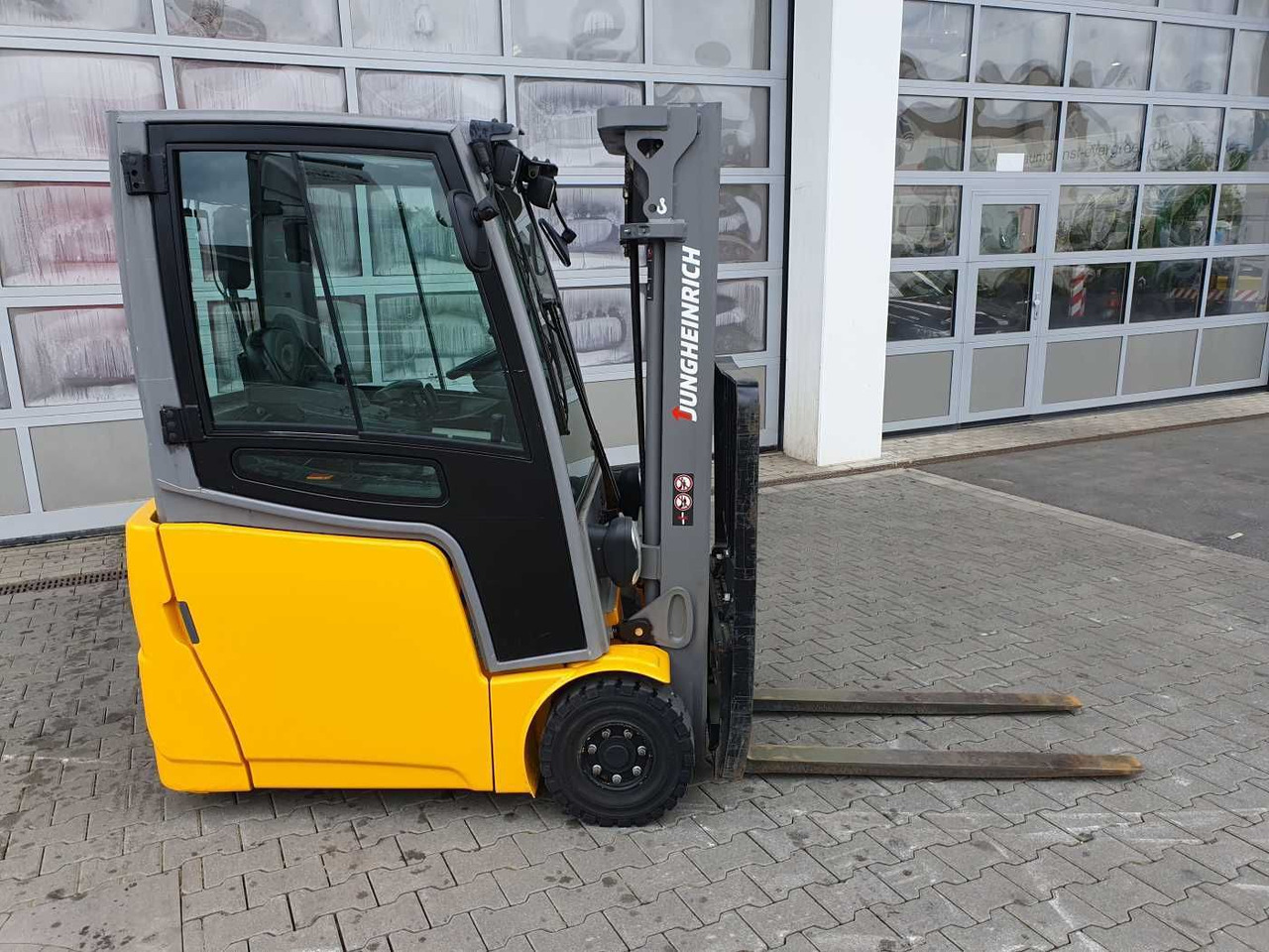 Jungheinrich EFG 215 / Triplex: 4.25m! / SS / 4.297h! - Elektrostapler: das Bild 2 Jungheinrich EFG 215 / Triplex: 4.25m! / SS / 4.297h! - Elektrostapler: das Bild 2