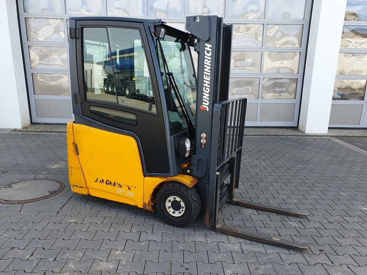 Jungheinrich EFG 215 / Triplex: 4.35m! / SS / nur 2.054h! - Elektrostapler: das Bild 2 Jungheinrich EFG 215 / Triplex: 4.35m! / SS / nur 2.054h! - Elektrostapler: das Bild 2
