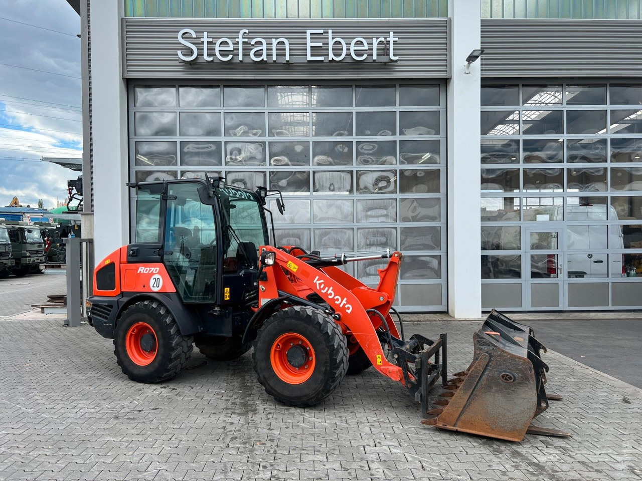 Kubota R070 / Gabel & Schaufel / nur 1.869h! - Radlader: das Bild 1 Kubota R070 / Gabel & Schaufel / nur 1.869h! - Radlader: das Bild 1