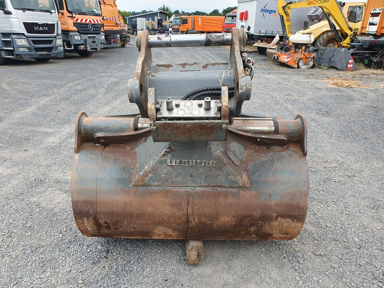 Liebherr hydraulischer Grabenräumlöffel / SW48 - Baggerschaufel: das Bild 5 Liebherr hydraulischer Grabenräumlöffel / SW48 - Baggerschaufel: das Bild 5