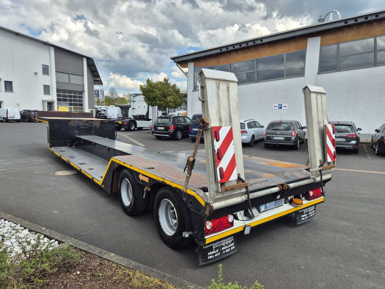 LinTrailers S2A 14 LSDN Teleskopierbar BPW-Achsen 57.000km - Tieflader Auflieger: das Bild 3 LinTrailers S2A 14 LSDN Teleskopierbar BPW-Achsen 57.000km - Tieflader Auflieger: das Bild 3