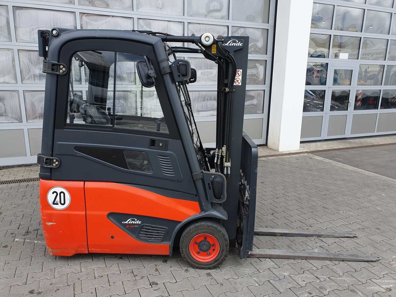 Linde E14 - 02 / Triplex: 4.00m! / SS / nur 1.777h! - Elektrostapler: das Bild 2 Linde E14 - 02 / Triplex: 4.00m! / SS / nur 1.777h! - Elektrostapler: das Bild 2