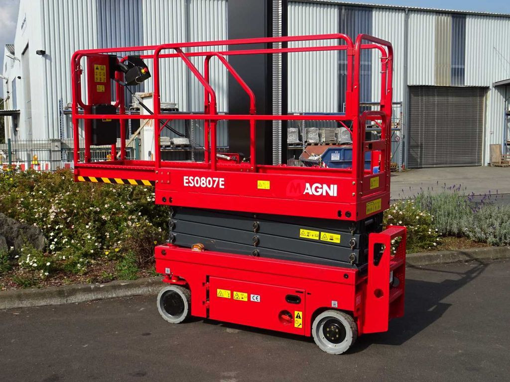 Magni ES0807E Scherenbühne // 7.8m Arbeitshöhe - Scherenbühne: das Bild 4 Magni ES0807E Scherenbühne // 7.8m Arbeitshöhe - Scherenbühne: das Bild 4